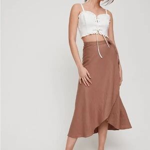 NWT Aritzia Elena Skirt by Wilfred in Amaretto size Small